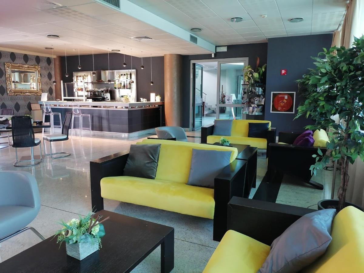 Hotel Parisi Nichelino Esterno foto