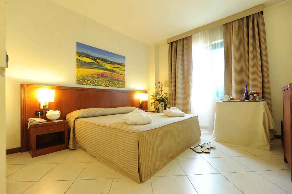 Hotel Parisi Nichelino Esterno foto