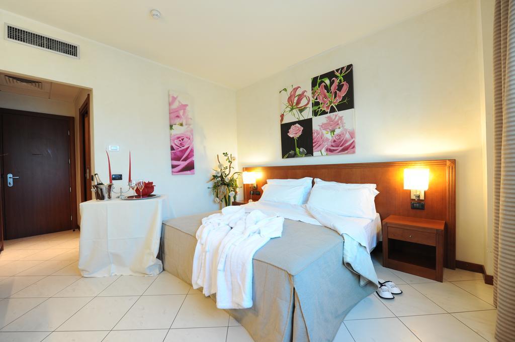 Hotel Parisi Nichelino Esterno foto
