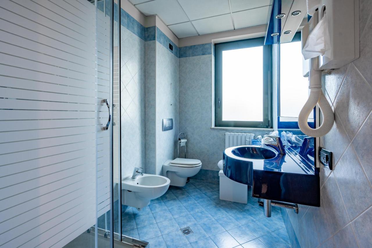 Hotel Parisi Nichelino Esterno foto