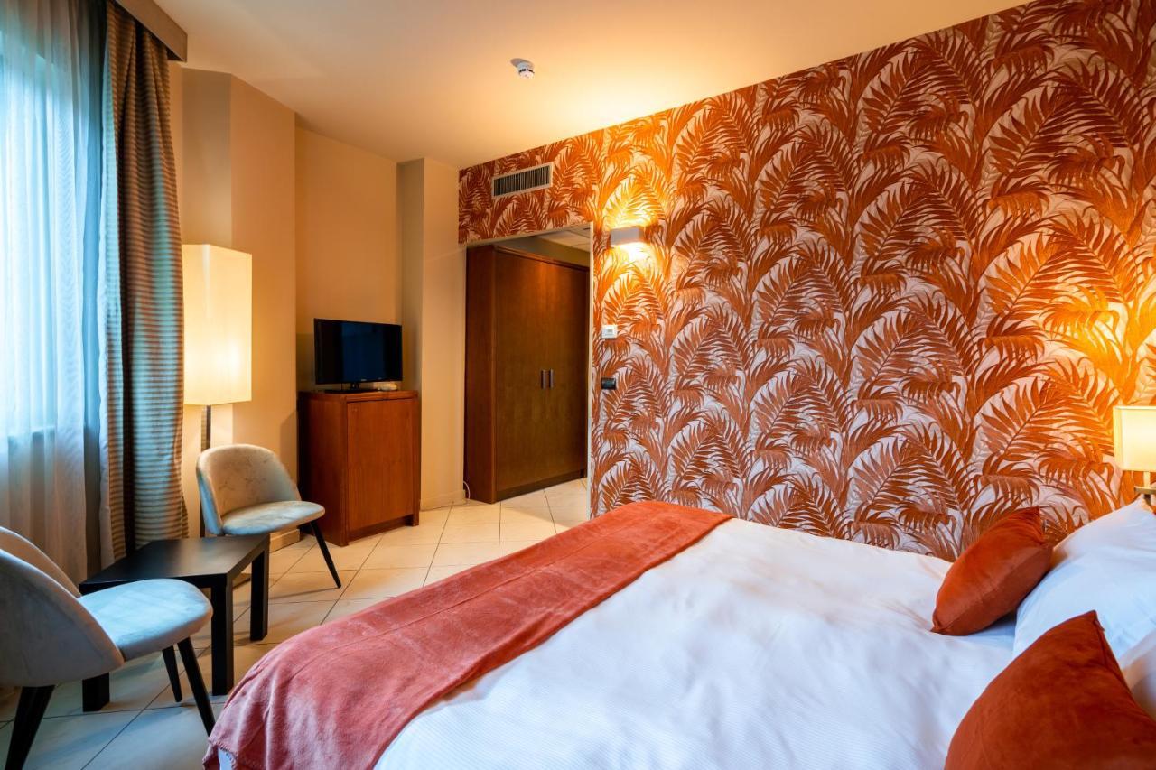 Hotel Parisi Nichelino Esterno foto