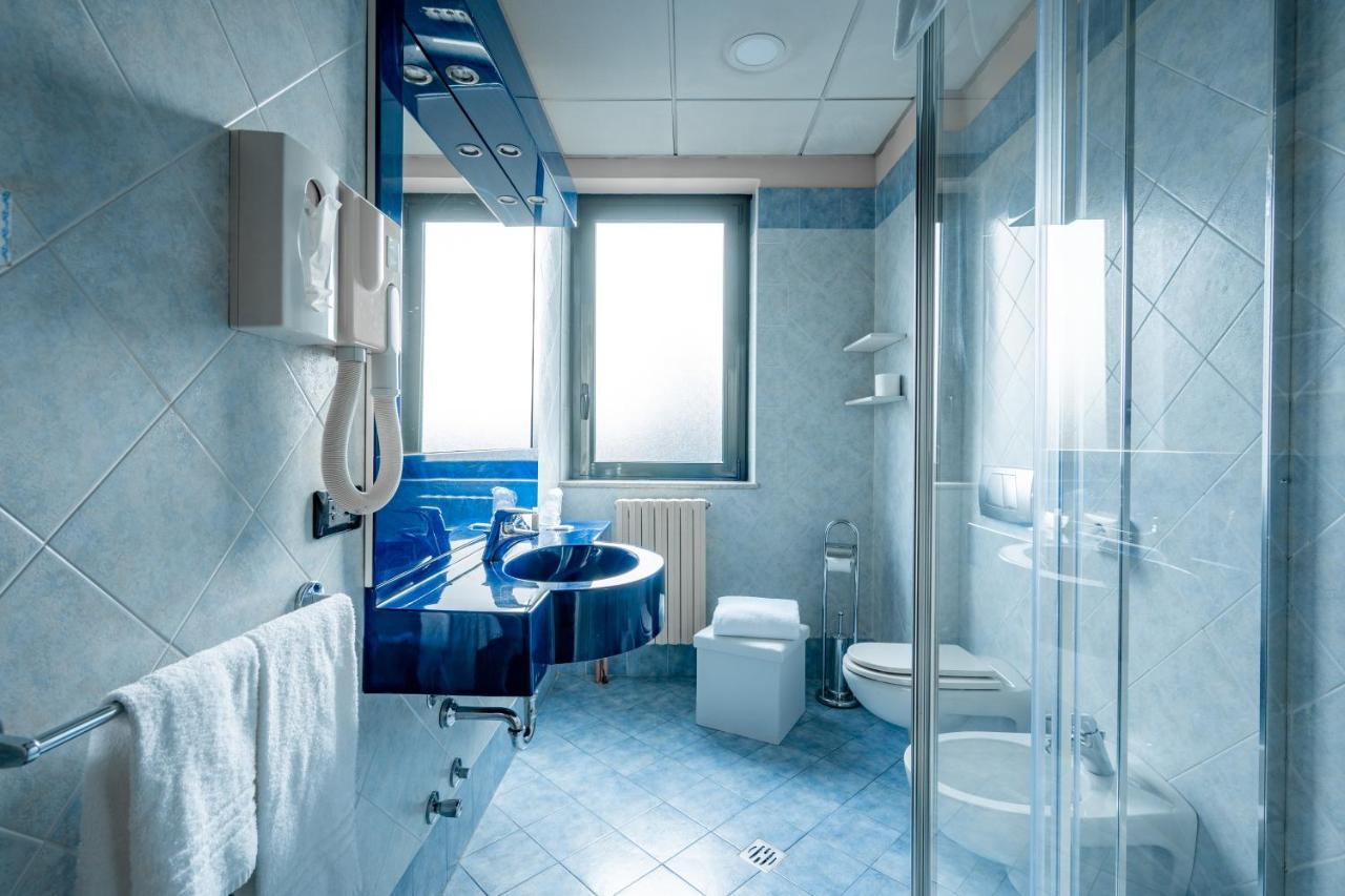 Hotel Parisi Nichelino Esterno foto
