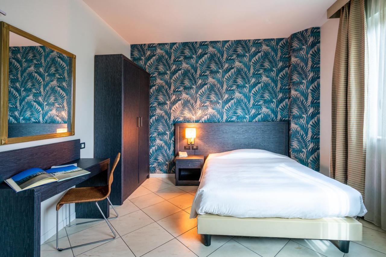 Hotel Parisi Nichelino Esterno foto