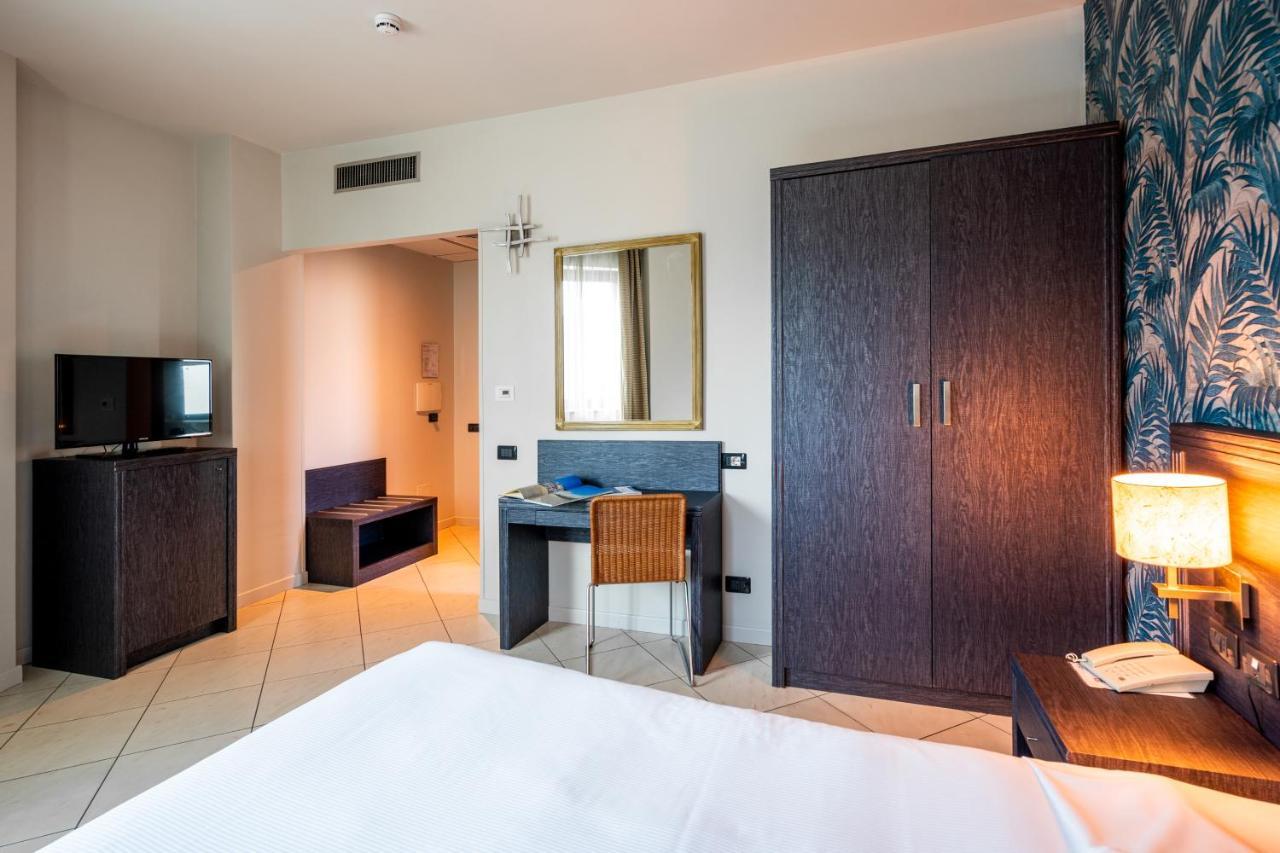 Hotel Parisi Nichelino Esterno foto